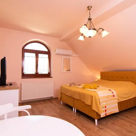 Napvirag-haz Guest house