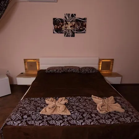 Napvirag-haz Gasthof *