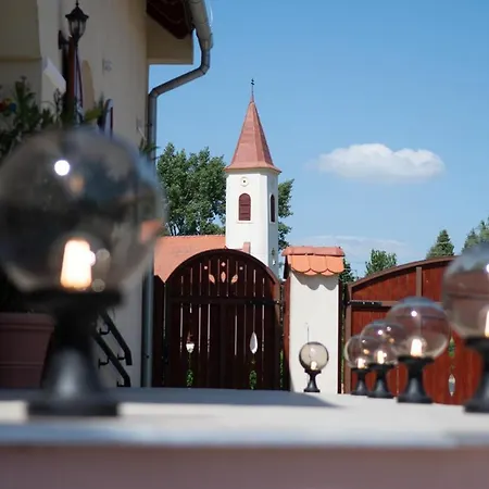 Gasthof Napvirag-haz Zsira