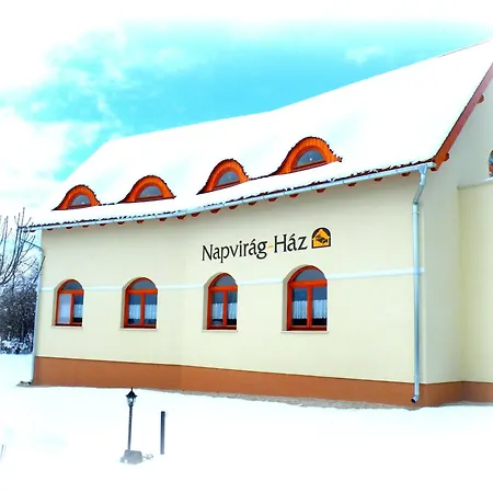 Konukevi Napvirag-haz 3*