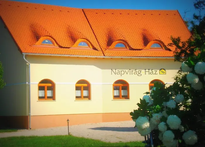 Napvirag-haz Konukevi 3*